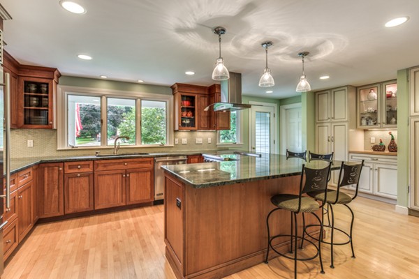 94 Oxbow Road Needham, MA 02492 - Photo 6 of 30 Gallery Image 6