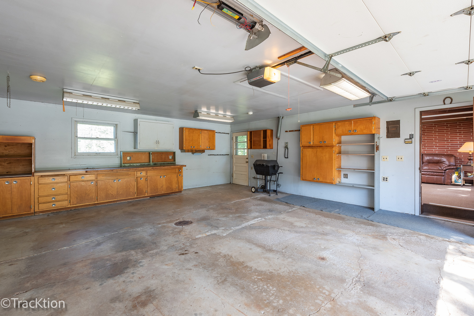 454 Andrus Road Darien, IL 60561 - Photo 16 of 20 a view of a livingroom with furniture and a window