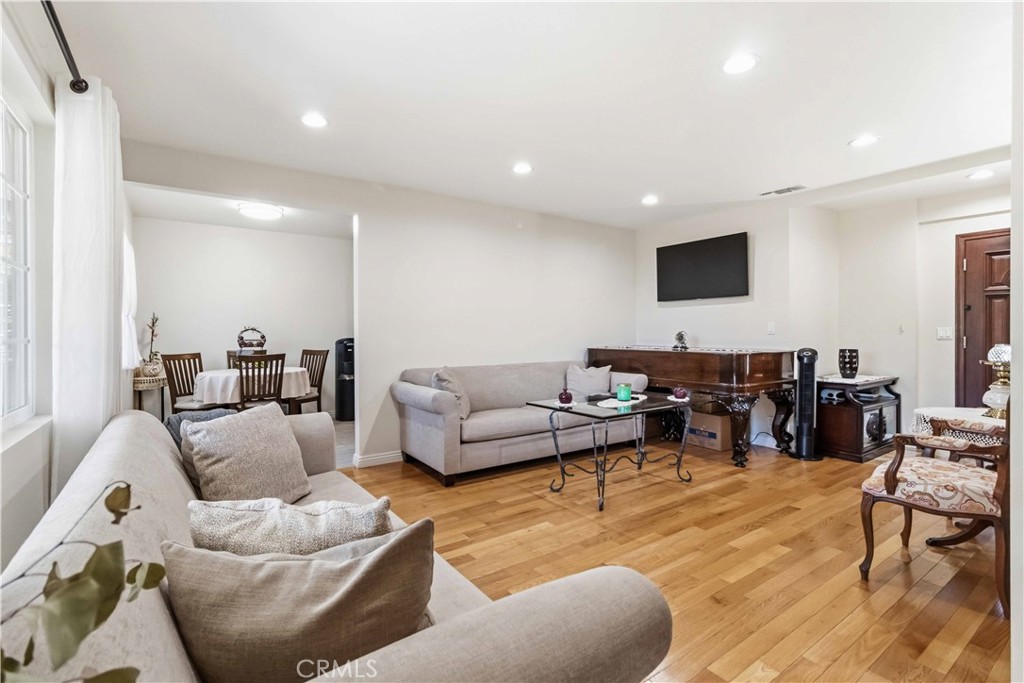 19406 Enadia Way Reseda, CA 91335 - Photo 8 of 34