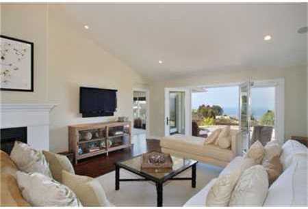 1312 Rodeo Drive La Jolla, CA 92037 - Photo 3 of 18 Living Room with View