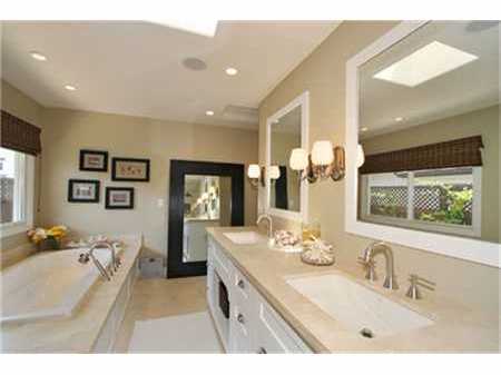 1312 Rodeo Drive La Jolla, CA 92037 - Photo 8 of 18 Master Bath