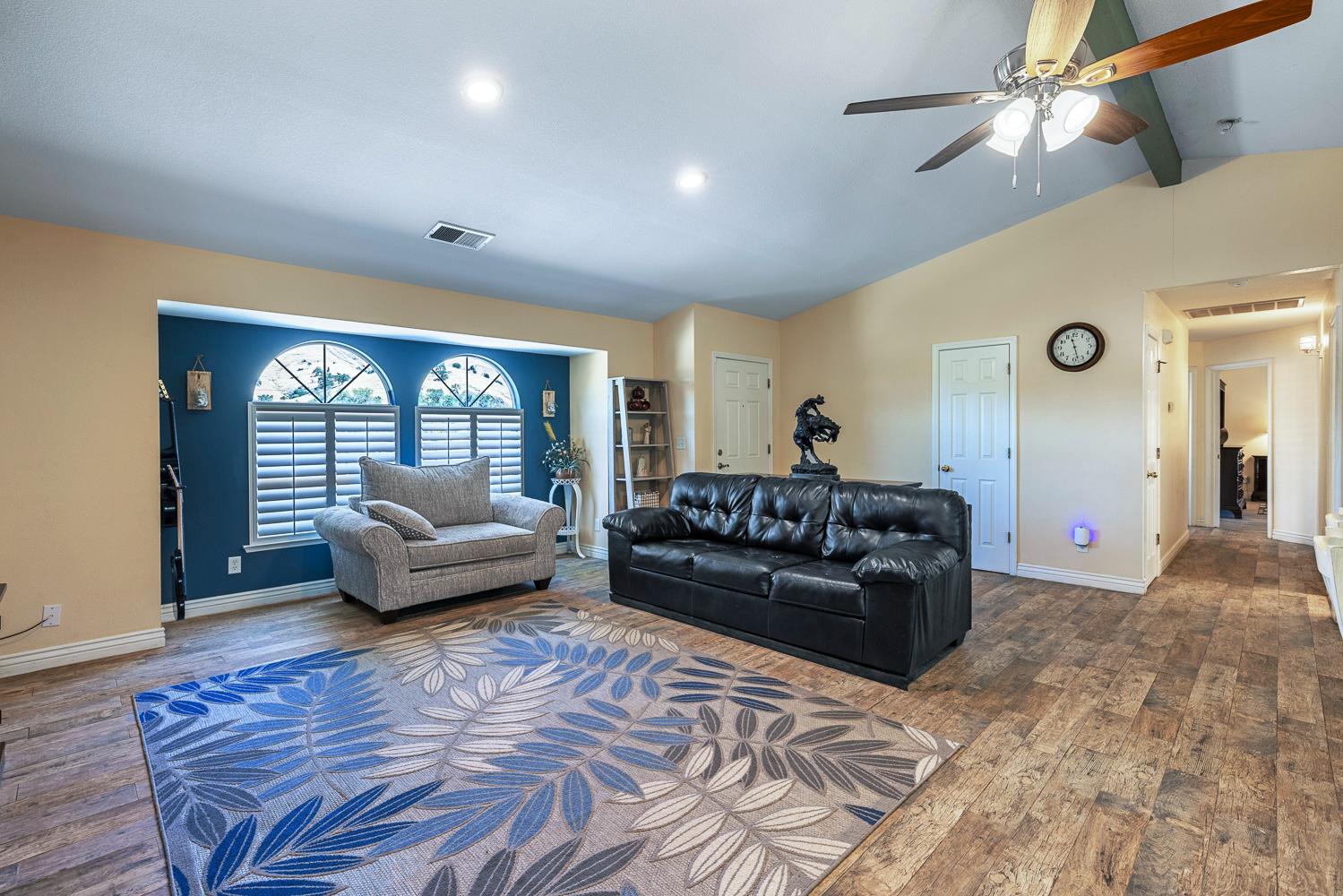 5741 Elwood Road Sanger, CA 93657 - Photo 10 of 71 Family Room