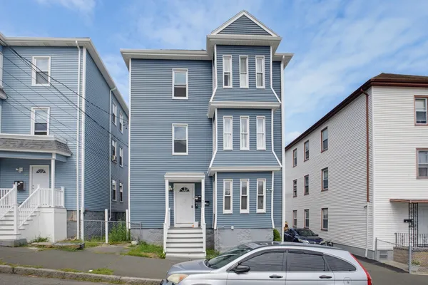 $690,000 | 211 Weld Street, New Bedford, MA 02740