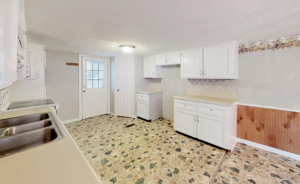 509 Baughman Circle Ridge Spring, SC 29129 - Photo 8 of 25
