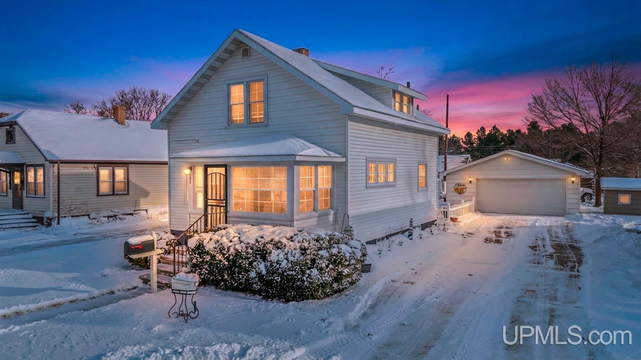 225 South Lincoln Road Escanaba, MI 49829 - Photo 1 of 40 Gallery Image 1