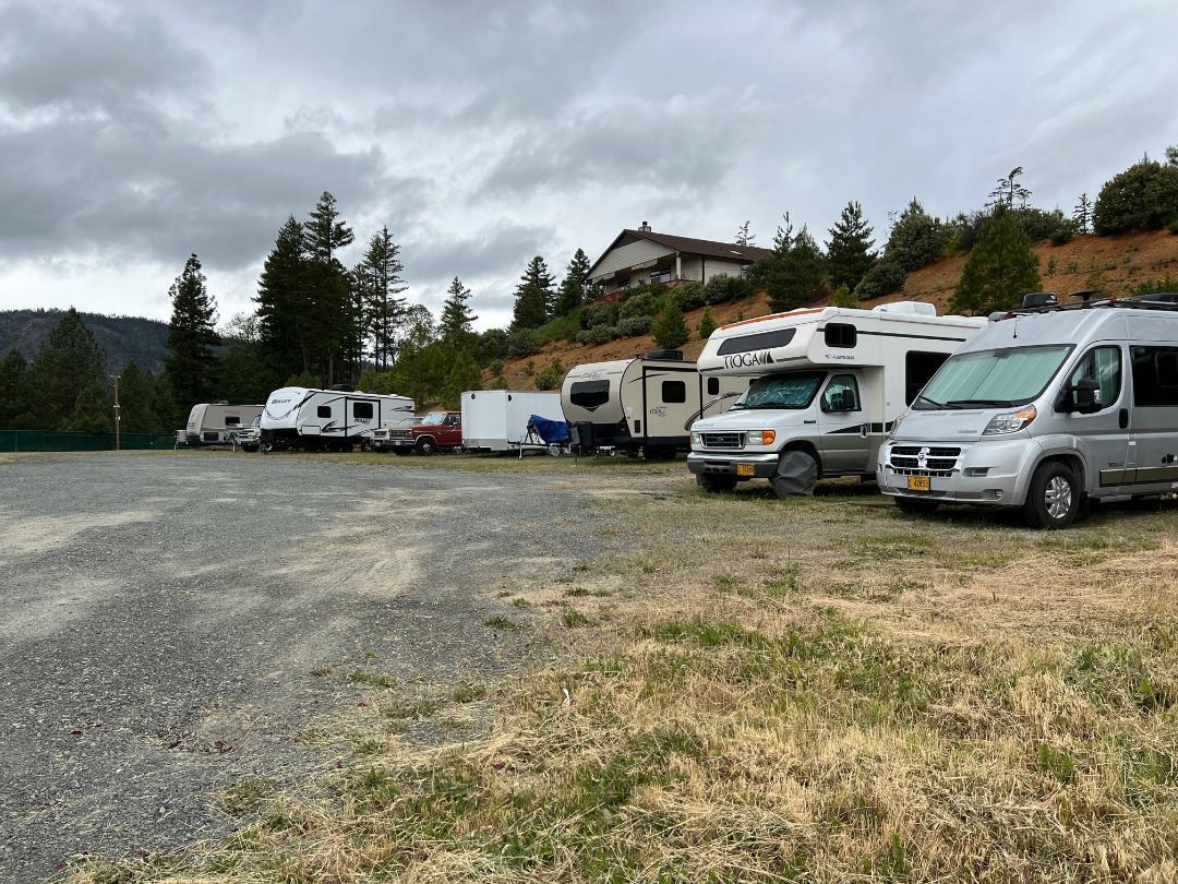 341 Cedar Ridge Drive Cave Junction, OR 97523 - Photo 18 of 21 RV parking area