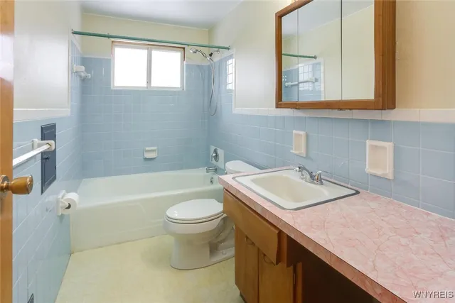 $249,900 | 3810 Lynn Drive, Hamburg, NY 14127