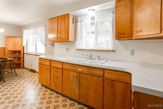 $249,900 | 3810 Lynn Drive, Hamburg, NY 14127