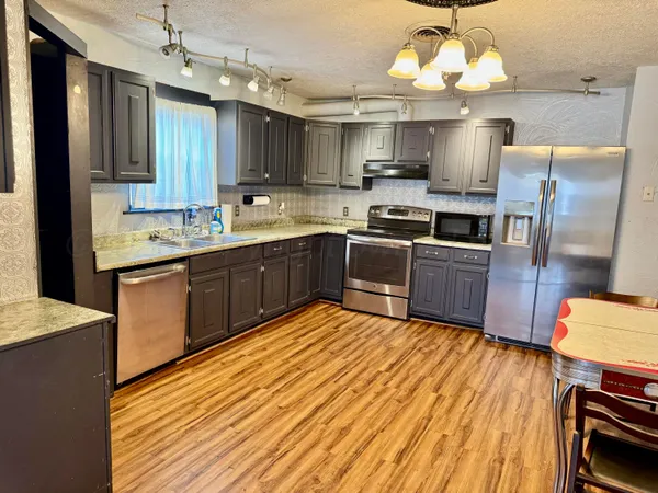 $172,000 | 411 East Kingman Avenue, Canadian, TX 79014
