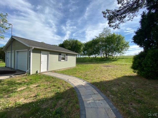 545 Monocacy Drive Bath, PA 18014 - Photo 9 of 27