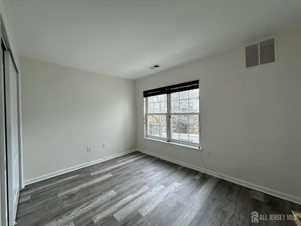 $2,400 | 1022 Dogwood Court, New Brunswick, NJ 08901
