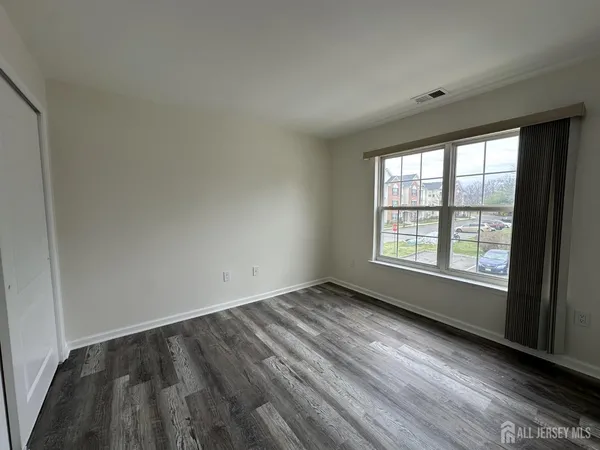 $2,400 | 1022 Dogwood Court, New Brunswick, NJ 08901