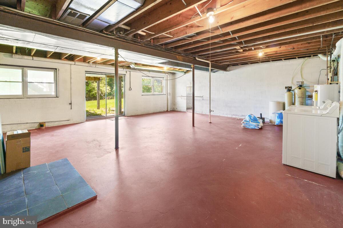 7921 Chestnut Grove Road Frederick, MD 21701 - Photo 27 of 34 Have fun with your ideas in this large basement