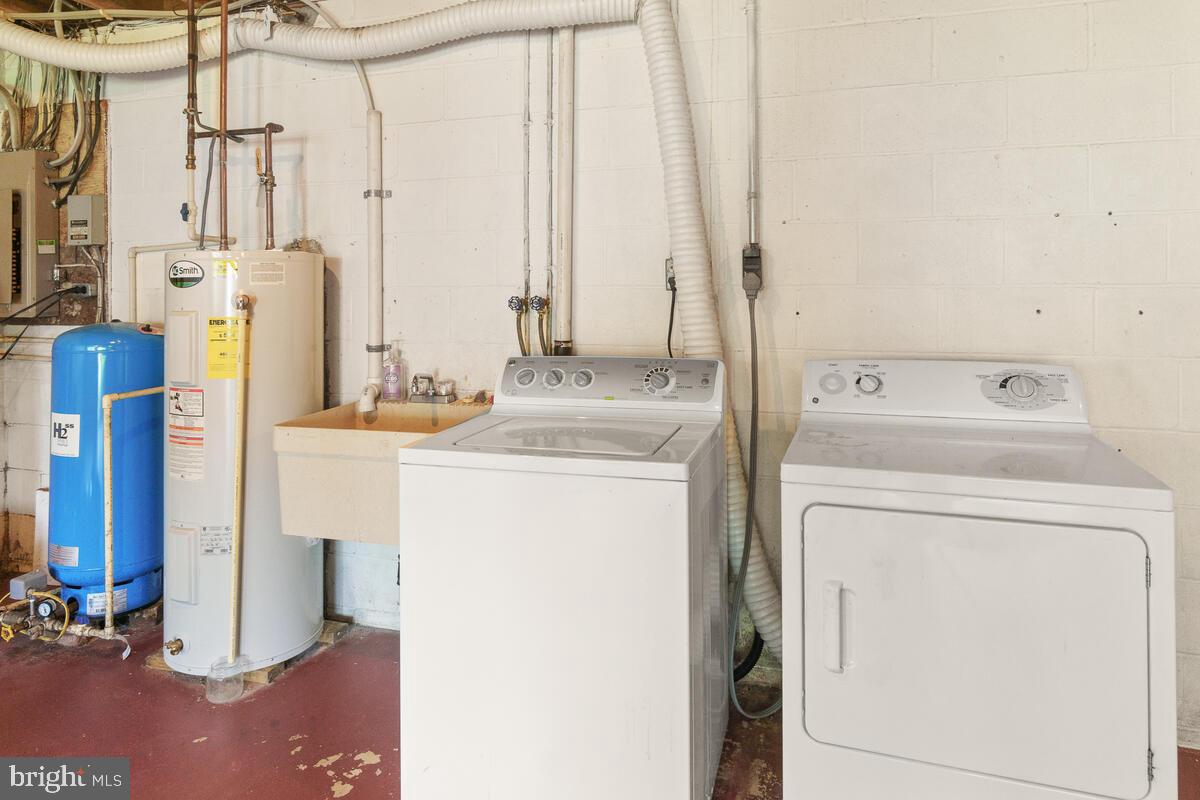 7921 Chestnut Grove Road Frederick, MD 21701 - Photo 29 of 34 ...and laundry