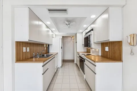 $879,000 | 2003 North Ocean Boulevard, Unit 1004, Boca Raton, FL 33431