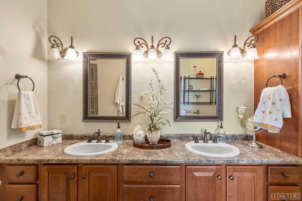216 Eagle Ridge Road Sapphire, NC 28774 - Photo 11 of 17 Gallery Image 11