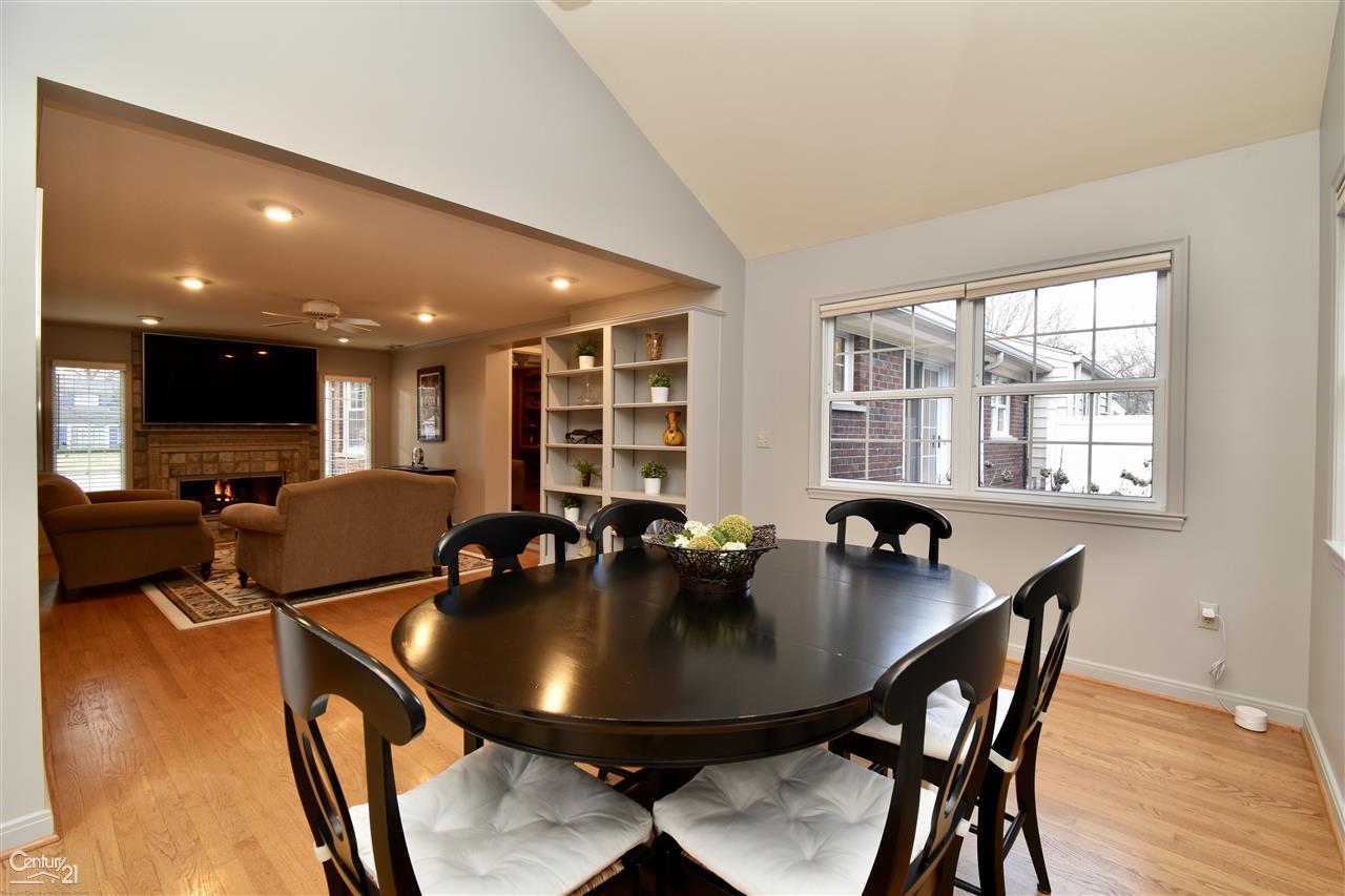 131 Lothrop Road Grosse Pointe Farms, MI 48236 - Photo 4 of 21