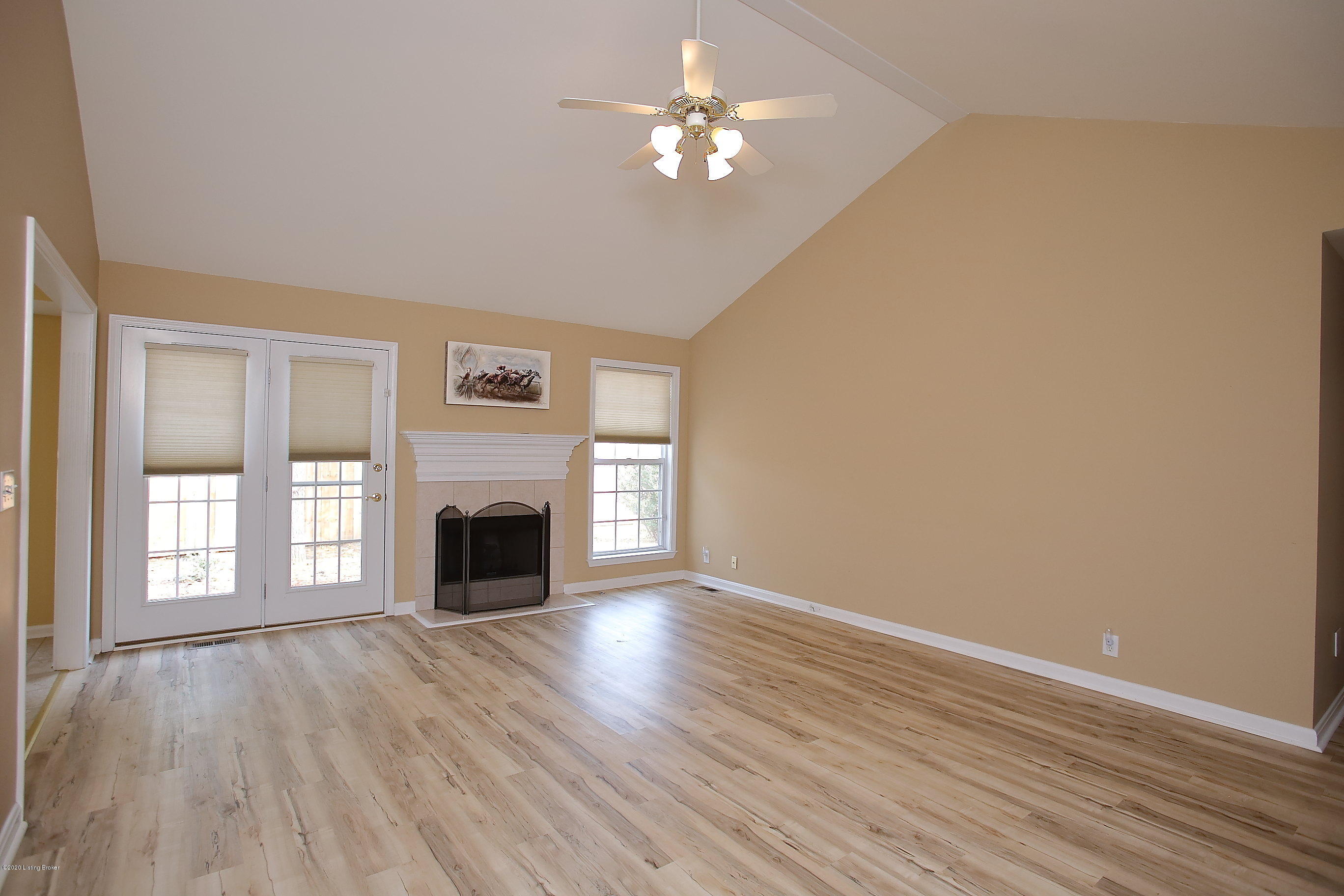 1413 Twin Ridge Road Louisville, KY 40242 - Photo 9 of 42 Great Room
