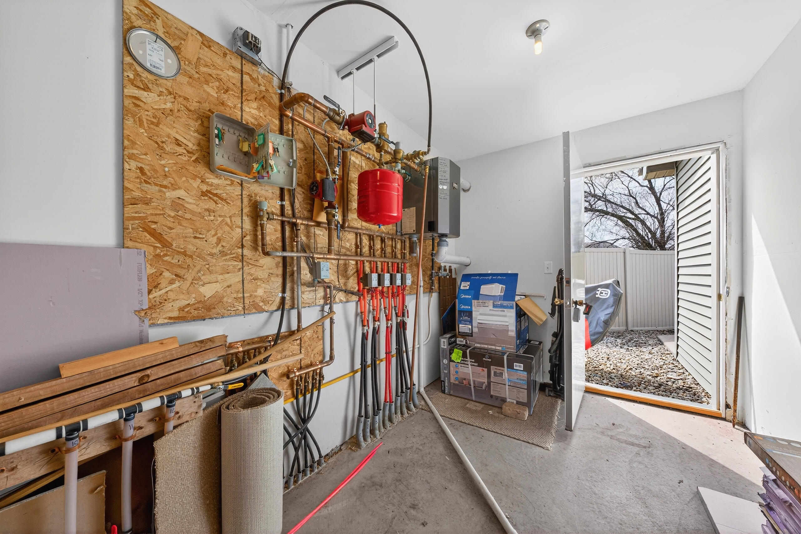 112 Market Square, Unit 152 Wautoma, WI 54982 - Photo 21 of 85 112 Market Square Drive Units 7-12 Building