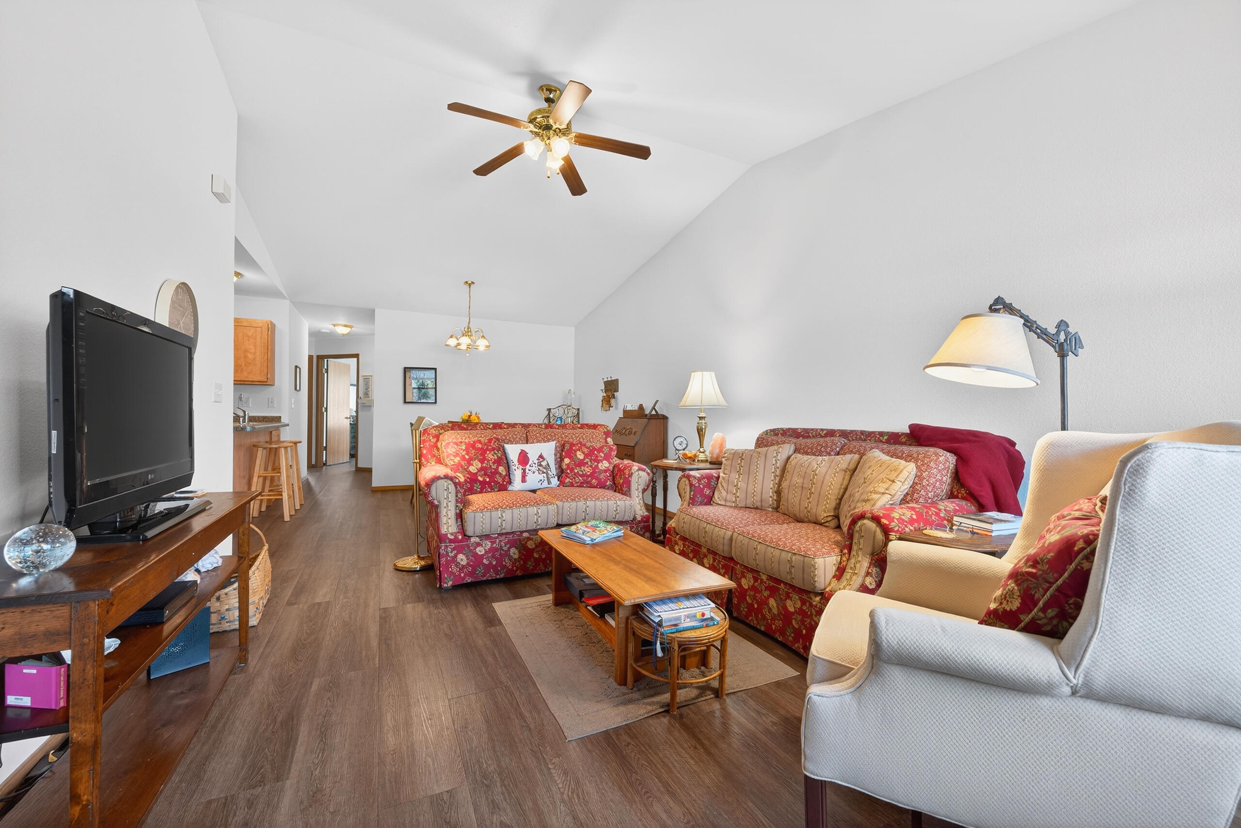 112 Market Square, Unit 152 Wautoma, WI 54982 - Photo 4 of 85 Unit 2