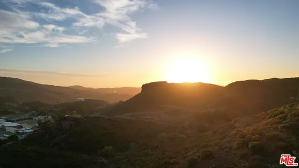 $12,500 | 32180 Mulholland Highway, Unit 1/2, Malibu, CA 90265