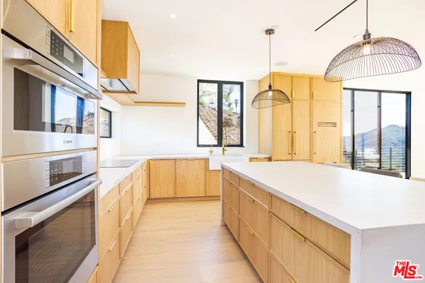 $12,500 | 32180 Mulholland Highway, Unit 1/2, Malibu, CA 90265