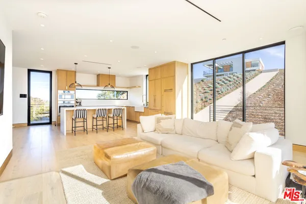 $12,500 | 32180 Mulholland Highway, Unit 1/2, Malibu, CA 90265