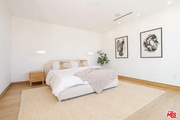 $12,500 | 32180 Mulholland Highway, Unit 1/2, Malibu, CA 90265