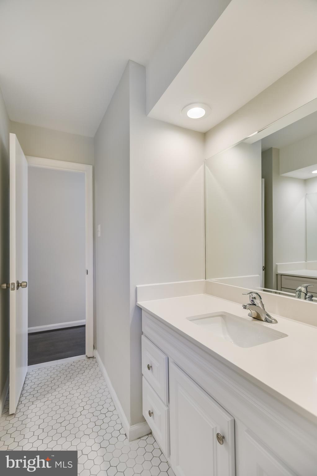 12604 Springloch Court Silver Spring, MD 20904 - Photo 16 of 31 Hall bathroom