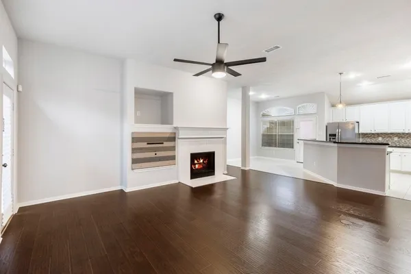 $2,600 | 35 Auburn Path Drive, The Woodlands, TX 77382