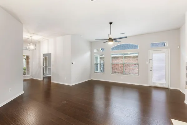 $2,600 | 35 Auburn Path Drive, The Woodlands, TX 77382