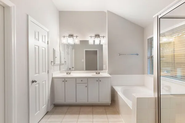 $2,600 | 35 Auburn Path Drive, The Woodlands, TX 77382