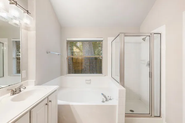 $2,600 | 35 Auburn Path Drive, The Woodlands, TX 77382