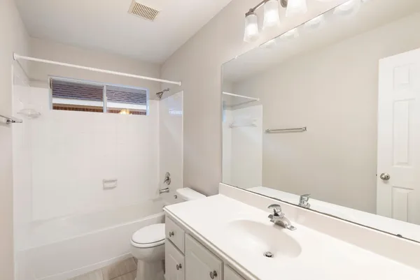 $2,600 | 35 Auburn Path Drive, The Woodlands, TX 77382