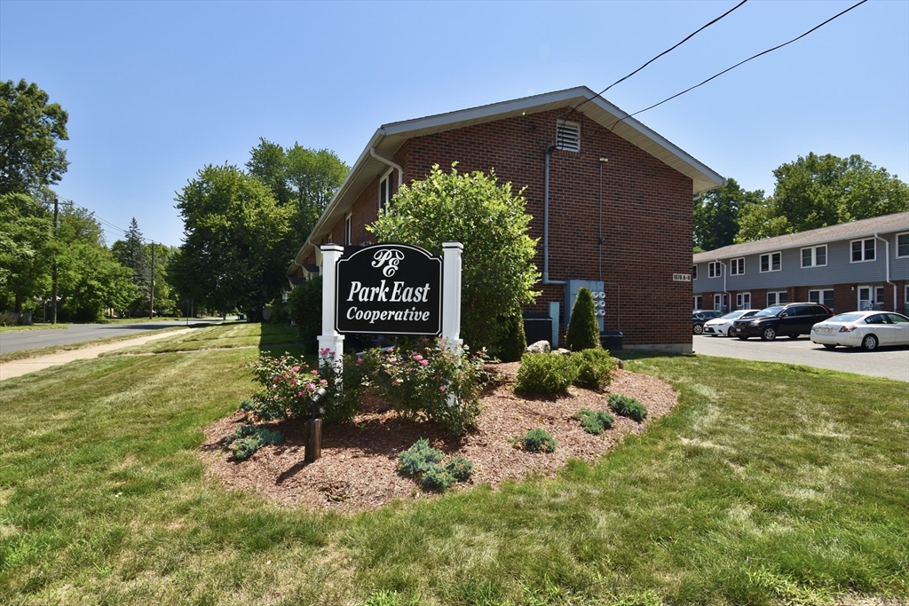 12 Manor Court, Unit 12 Springfield, MA 01118 - Photo 1 of 21
