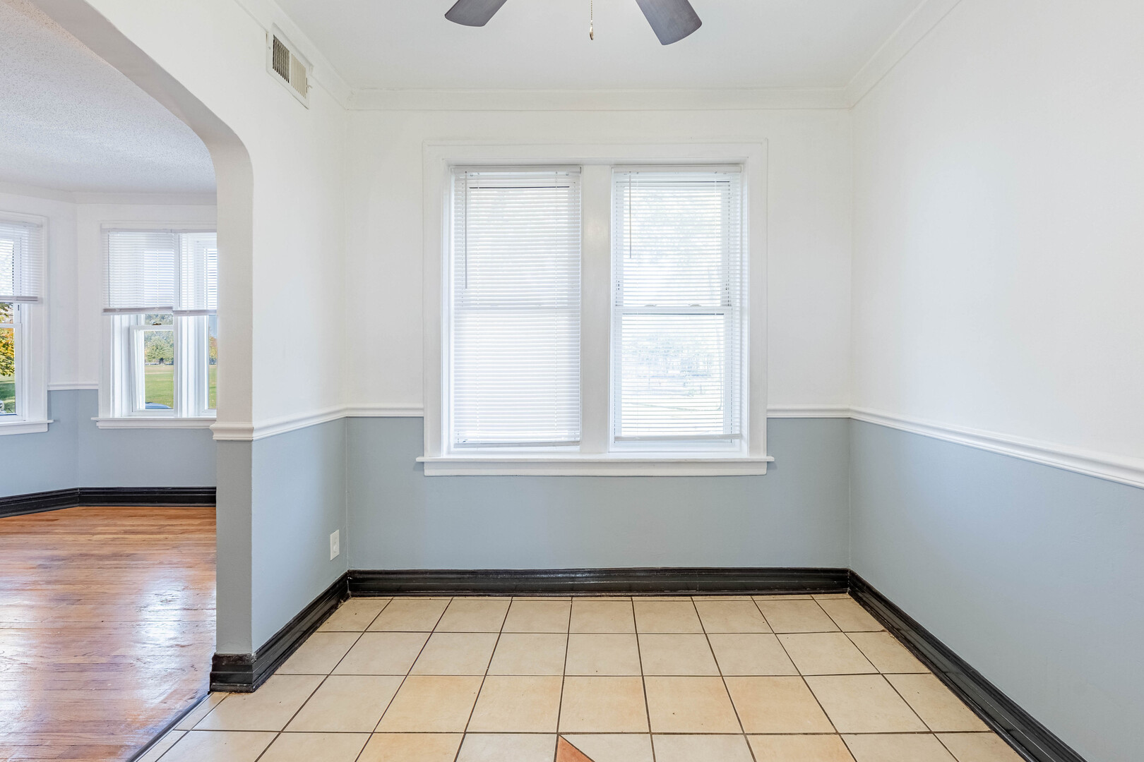 2453 West 56th Street, Unit R1 Chicago, IL 60629 - Photo 11 of 14 a view of an empty room with a window