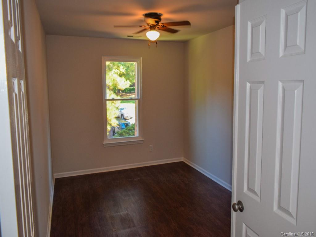 20123 Henderson Road, Unit E Cornelius, NC 28031 - Photo 13 of 35 Gallery Image 13