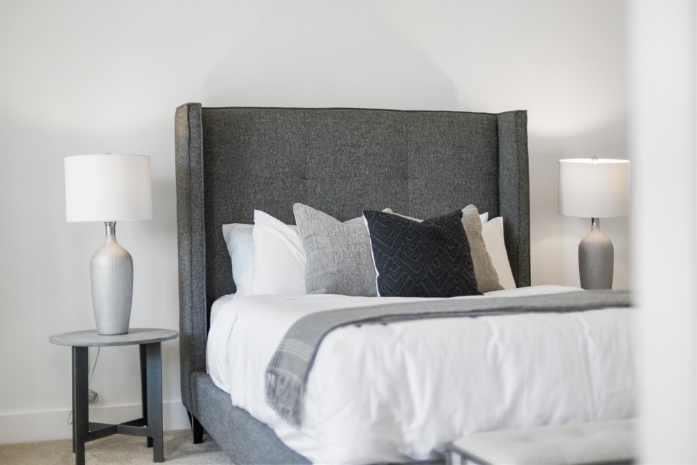 422 Creative Way Madison, TN 37115 - Photo 36 of 42 a bedroom with a bed and a lamp