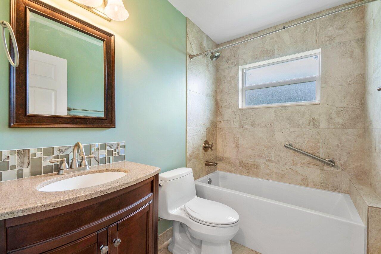 400 Northeast 5th Street Boca Raton, FL 33432 - Photo 17 of 44 3rd Bath