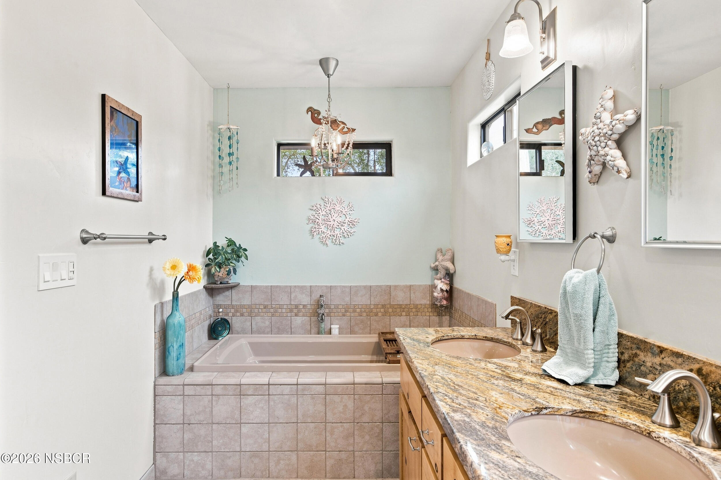 1205 Barnette Road Santa Maria, CA 93455 - Photo 19 of 38 1205-Primary soaking tub