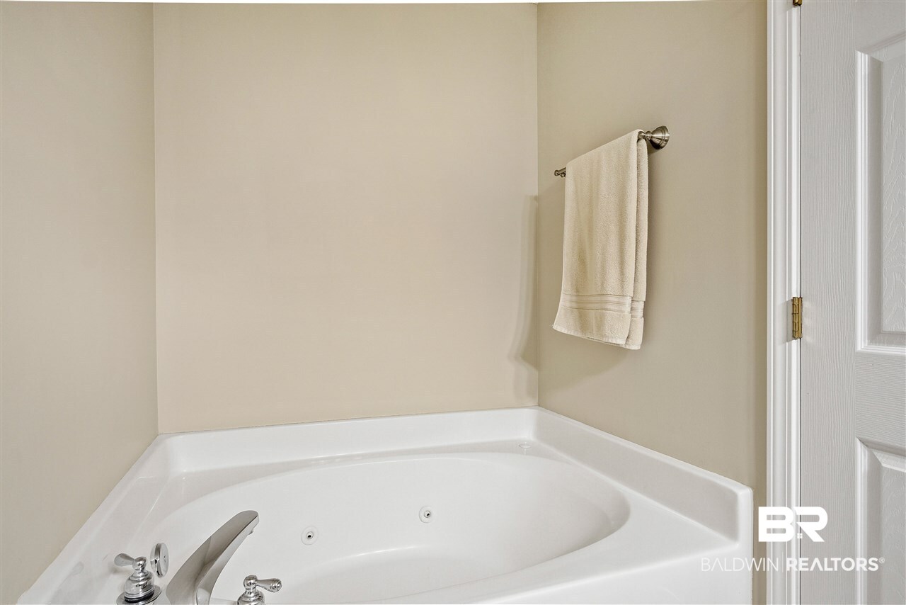 257 Carnation Street Mobile, AL 36609 - Photo 15 of 33