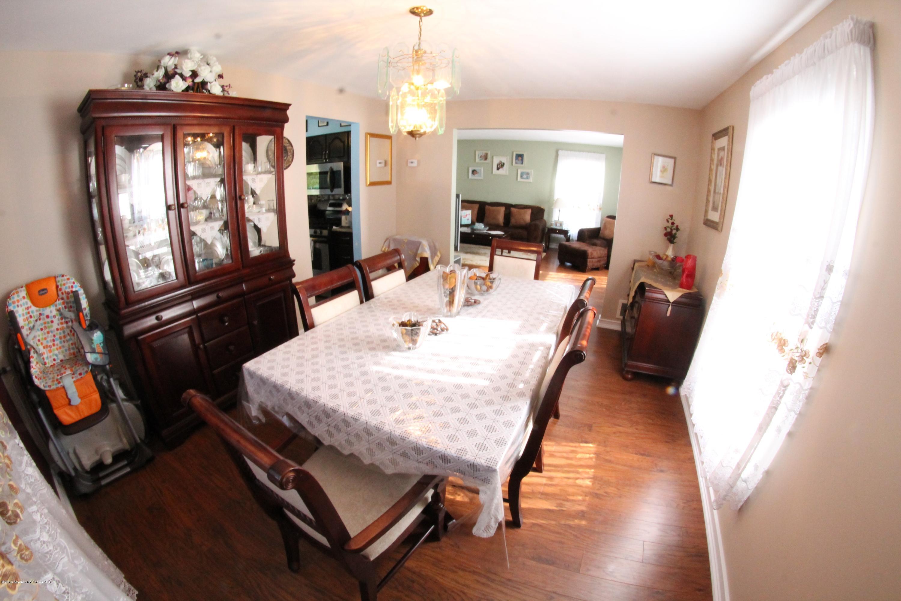13 Partree Road Jackson, NJ 08527 - Photo 8 of 17 a dining room with furniture and window