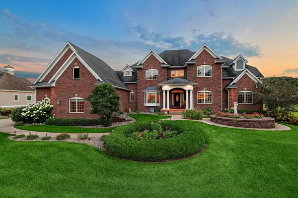 $1,880,000 | 3312 Augusta Lane, Onalaska, WI 54650