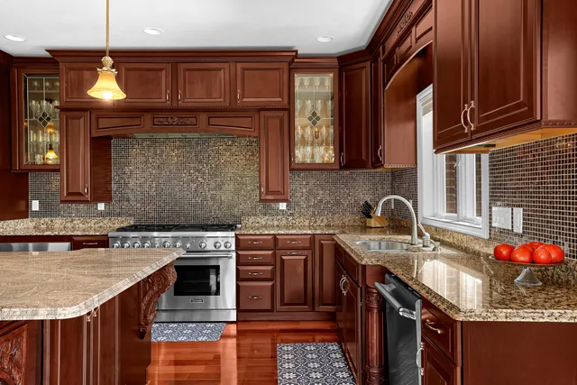 $1,880,000 | 3312 Augusta Lane, Onalaska, WI 54650