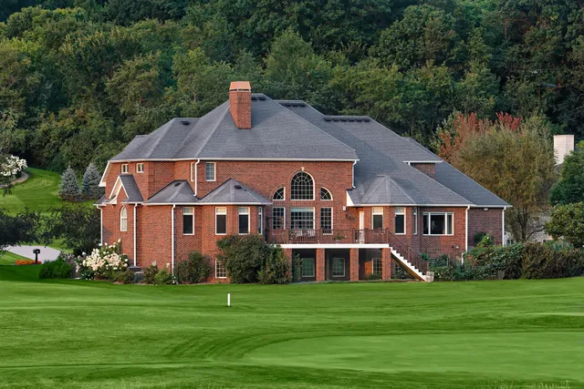 $1,880,000 | 3312 Augusta Lane, Onalaska, WI 54650