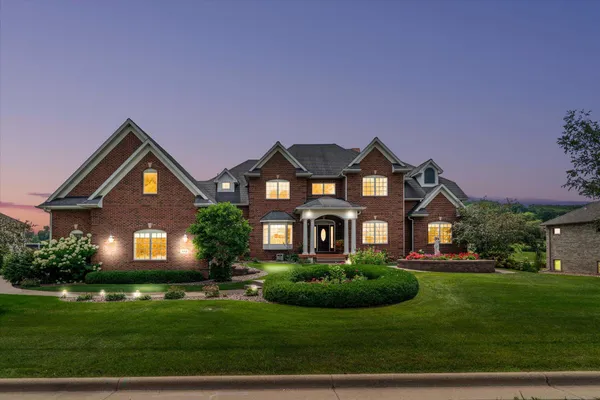 $1,880,000 | 3312 Augusta Lane, Onalaska, WI 54650