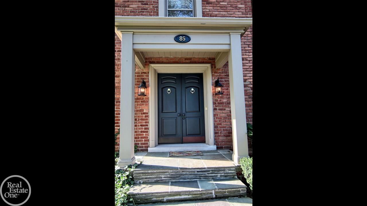85 Stephens Road Grosse Pointe, MI 48236 - Photo 2 of 33