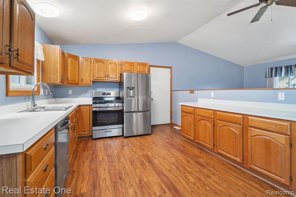 10690 Wolverine Pinckney, MI 48169 - Photo 6 of 24 Gallery Image 6