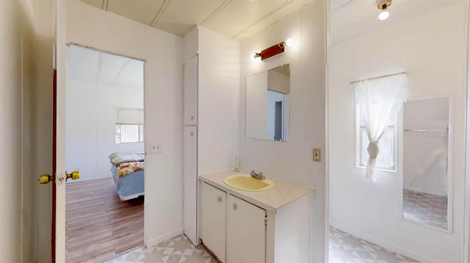 12 Commodore Court Sacramento, CA 95838 - Photo 35 of 54