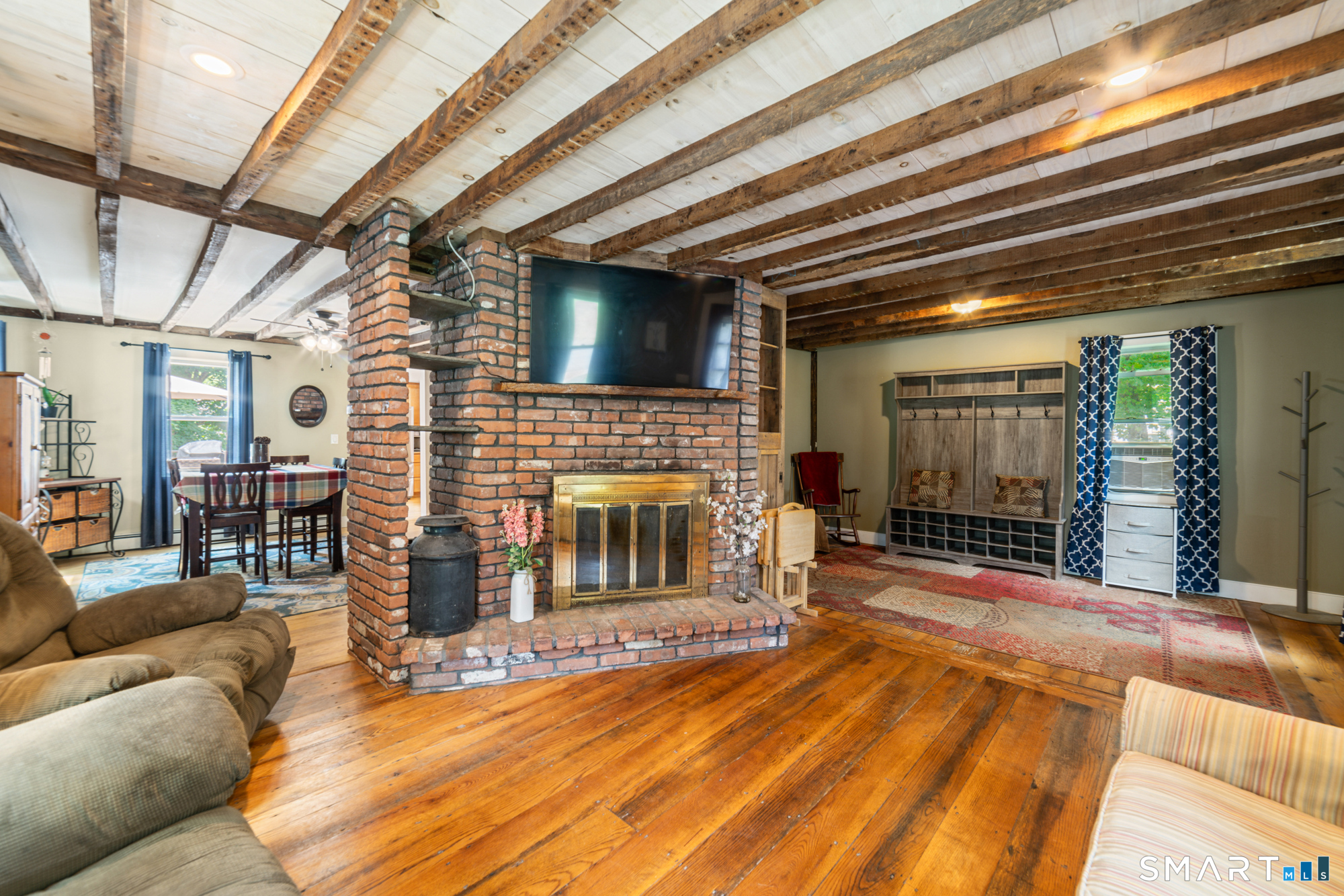 230 Reynolds Bridge Road Thomaston, CT 06787 - Photo 4 of 37